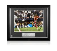 Foto della Spagna firmata da Lamine Yamal. Cornice di lusso