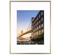 Frametory Cornice in alluminio dorata da 28 x 35 cm, con passepartout rimovibile, per foto da 20 x 25 cm, resistente cornice in metallo con vero vetro, gancio dentellato da parete, 1 pz.