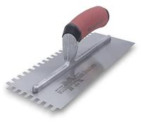 Frattazzo dentato Marshalltown, tacca:SQ-6x10x6 mm con impugnatura DuraSoft, in acciaio, per piastrellisti, dimensioni: 279x114 mm