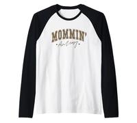 Funny Mom Western Cowboy. Mommin' Ain't Easy Maglia con Maniche Raglan