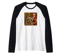 Funny Raccoon Selfie with Santa Eating Cookies And Drinking Maglia con Maniche Raglan