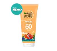GARNIER Ambre Solaire - Latte protettivo per bambini, SPF 50+, protegge dai raggi UVA e UVB, impermeabile e senza sabbia, aloe vera naturale, vegan e Cruelty Free - viso e corpo - 100 ml