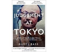 Gary J. Bass Judgement at Tokyo (Tascabile)