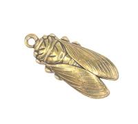 Gatuida Ciondolo Portachiavi in Ottone Retrò a Forma di Cicala Mini Decorazione Artigianale per Fai da Te e Regalo Personalizzato Accessorio Versatile per Auto Casa e Ufficio