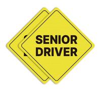 GEEKBEAR Cartello per auto con scritta "Senior Driver", adesivo o magnete e opzioni di colore, resistente alle intemperie, a forma di diamante, 12,7 x 12,7 cm (adesivo trasparente, giallo, 2 pezzi)