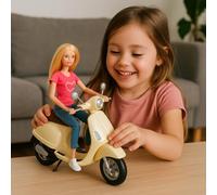 Generico Bambola Olly con Scooter e Casco - Il Mondo di Olly - Love City Life - Corpo Snodabile - Gioco Creativo per Bambine - Fashion Doll con Accessori - Stile Metropolitano