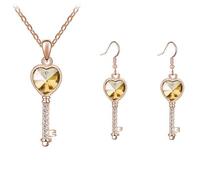 Generico Gioielli alla moda Set di due pezzi con ciondolo a forma di chiave magica e cuore Collana e orecchini per un romantico viaggio d'amore collana versatile da clavicola