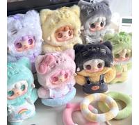 Generico New Yooki Kitten Summer Party Series Plush Doll Blind Box 1 pz-Cute in Vinile Face Design Casuale Action Figure, da collezione Mistero Giocattoli Ripieni Borsa Fascino Compleanno per Ragazze