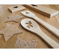 Generico Set Regalo Natalizio, Utensili da Cucina in Legno con Decorazioni Natalizie e 4 Sottobicchieri a Stella in Sughero