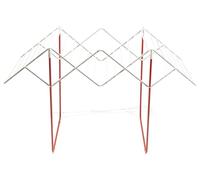 Generico Stendibiancheria da pavimento in plastica con piedi antiscivolo in ferro zincato e verniciato, ripieghevole con i panni acora appesi, salva spazio, robusto e pratico.