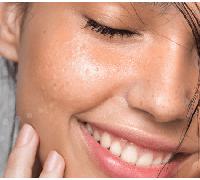 Gesichtsbehandlung - IS CLINICAL