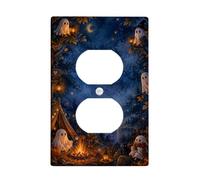 Ghost Campeggio Notte Scena Halloween Duplex Outlet Covers Piastra | tema campeggio, lanterne luminose, foresta notturna stellata, scena accogliente falò, decorazione autunnale fantasiosa