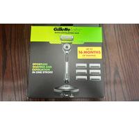 Gillette LABS RASOIO UOMO, Con 7 LAMETTE DA BARBA Di Ricambio, BASE MAGNETICA