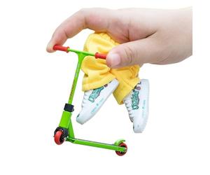 Giocattoli Per Dita - Lega 8.5x8.5cm | Scooter Fingerboard Realistico (con Pantaloni Per Dieta) | Ottimo Mini Set Scooter Per Dita | Giocattolo Sportivo Per Trick, Gioco Da Tavolo E Collezione