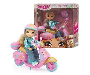 Giochi Preziosi UNIQUE EYES - Fun Ride Rebecca look da viaggio, con scooter casco e bauletto personalizzabili con gli stickers inclusi nel bauletto, per bambine a partire dai 3 anni