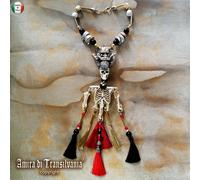 gioielli talismano magia amuleto pendente scheletro teschio corona rituali morte