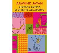 Giovane coppia si diverte all'aperto