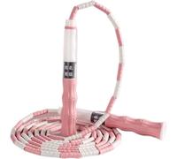 Gli studenti delle scuole elementari possono scrivere i loro nomi sulla corda per saltare in bambù per il concorso speciale dell'asilo di 6-12 anni