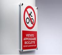 Global Cartello Targa in Alluminio - vietato appoggiare biciclette - Con Distanziali in acciaio inox (30x42 cm)