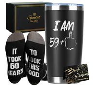GOENMOOL Set regalo per il 60° compleanno per uomo, set regalo per il 60° compleanno per lui, papà, fratello, zio, marito, tazza da viaggio in acciaio inox da 590 ml, idea regalo divertente per uomo