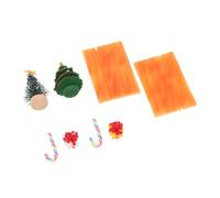 Gogogmee 2 Set Miniature Resin Christmas Dollhouse Scene Props con Candy Cane Present Box di Natale e Panca Decorazioni Natalizie Compatte per DIY Micro Paesaggi e Festivi