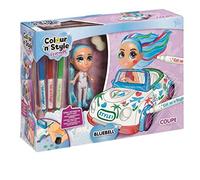 Goliath, Colour 'n Style, bambola da colorare con auto, adesivi e pennarelli lavabili per la personalizzazione, per bambine dai tre anni in su