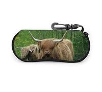 GQWJKSZ Occhiali da sole portatili Highland Cattle in The Field con chiusura a fibbia Borsa morbida Custodia per occhiali con cerniera in tessuto ultraleggero