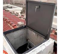 Grandi lucernari e finestre da tetto con design antipioggia per corridoio, loft, scale e garage