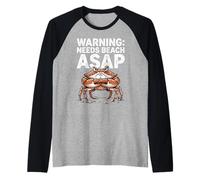 Grumpy Crab Needs Beach ASAP Funny Summer Design Maglia con Maniche Raglan