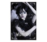 Grupo Erik: Poster Mercoledì Addams - Dance | Poster da parete Wednesday Addams, 61 x 91,5 cm, Poster da muro con carta lucida e incorniciabile, Decorazione casa, Mercoledì Addams Gadget