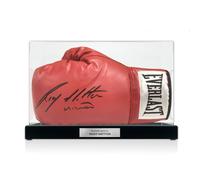 Guantone da boxe rosso firmato da Ricky Hatton. In teca con targa.