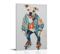 GZHJZSYY Dipinto ad olio di un cane in giacca Varsity pattinaggio nel corridoio della scuola su uno sfondo bianco minimalista. Poster decorativo da parete moderno da appendere (50 x 75 cm)