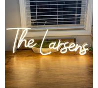 Haisic Scritta Neon Personalizzata, Insegna al LED Luce Neon Nome Personalizzato per Décor Parete Camera Letto, Matrimonio Compleanno Festa, Bar Studio Negozio Ufficio, 2026 Natale Regali-(25-150 cm)