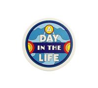 Half Moon Bay Sottobicchiere multicolore in grès porcellanato con scritta "A Day in The Life" dei Beatles, 10,2 cm