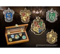Spille delle cinque case di Hogwarts della collezione Noble Harry Potter in vetrina