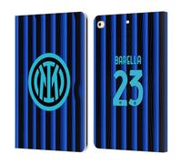 Head Case Designs Licenza Ufficiale Inter Milan Nicolò Barella 2025/26 Giocatori Home Kit Custodia Portafoglio in Pelle Compatibile con Apple iPad 9.7 2017 / iPad 9.7 2018