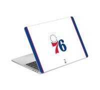 Head Case Designs Licenza Ufficiale NBA Design Bianco Philadelphia 76ers Logo Vinile Sticker Pelle Adesivo Compatibile con MacBook PRO 13" A2338