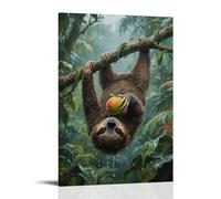 HHYXMJLL Un bradipo appeso a testa in giù su una vite della foresta pluviale tropicale, artigli che afferrano un mango, gocce di pioggia che scivolano lungo la sua pelliccia, elegante poster artistico