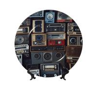 HJTRW Piatto decorativo in porcellana Bone China Art Crafts Piatto decorativo in ceramica con espositore Ornamento in ceramica Vintage Wall of Radio Boombox Piatti piani rotondi da appendere alla