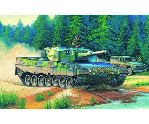 Hobbyboss 82401 - 1:3 5 German Leopard 2 A4 Tank- Nuovo