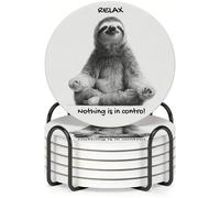 Horienteeon 6 sottobicchieri per bevande con supporto in metallo, 10,3 cm, antiscivolo, sottobicchieri in ceramica con base in sughero, bradipo in posizione yoga con citazione "Relax", set di