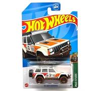 Hot Wheels 1:64 Scale Jeep Cherokee Mud Studs 4/5, Bianco