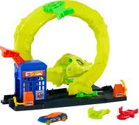 Hot Wheels - Attacco del Serpente, Set con Stazione di Servizio e Pista Spirale, 2 modalità di Gioco e Veicolo in Scala 1:64 Incluso, Giocattolo per Bambini, 4+ Anni, JBM63