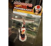 Hot Wheels Mario Kart Toad P-Wing + Ali Aereo Glider, 1:64