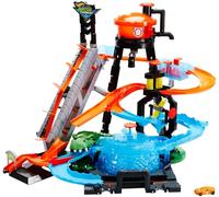 Hot Wheels Mega Autolavaggio Playset per Macchinine con Pista Selvaggia e Coccodrillo, Torre dell'Acqua, Vasca del Vortice, Un Veicolo Cambiacolore, FTB67