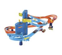 Hot wheels - pista autostrada con ascensore, set motorizzato con luci e suoni, 5 macchinine incluse