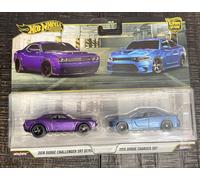 Hot Wheels Premium 2 Pack 2018 Dodge Challenger SRT Demon / 2015 Dodge Charger SRT Ride On Toy Mini Car Età 3+ Viola/Blu JHW47