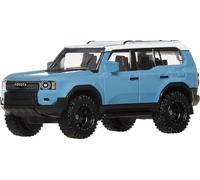 Hot Wheels Premium - Toyota Land Cruiser 2024, veicolo Car Culture in scala 1:64 con pneumatici Real Riders e telaio in Metallo, giocattolo per collezionisti, 3+ anni, JBK52