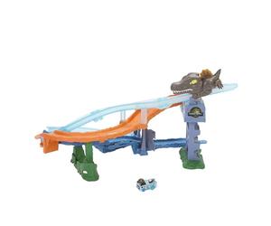Hot Wheels RacerVerse Jurassic World Pista Scontri e Tuffi, playset con veicolo velociraptor die-cast, gara di dinosauri con spinosauro, JFP32