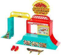 Hot Wheels Skate - Burger Spot, set da skateboard con rampa e corrimano staccabili, un fingerboard e un paio di scarpine da skate incluse, giocattolo per bambini, 5+ anni, JHV83